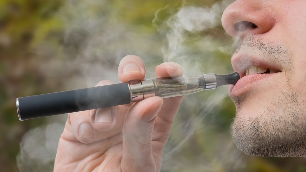Rizika kouření e-cigaret: 17letý Kanaďan má 45procentní kapacitu plic